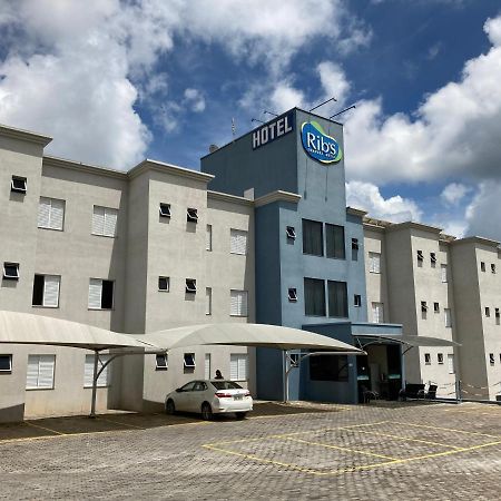 Ribs Hotel Piuí Extérieur photo