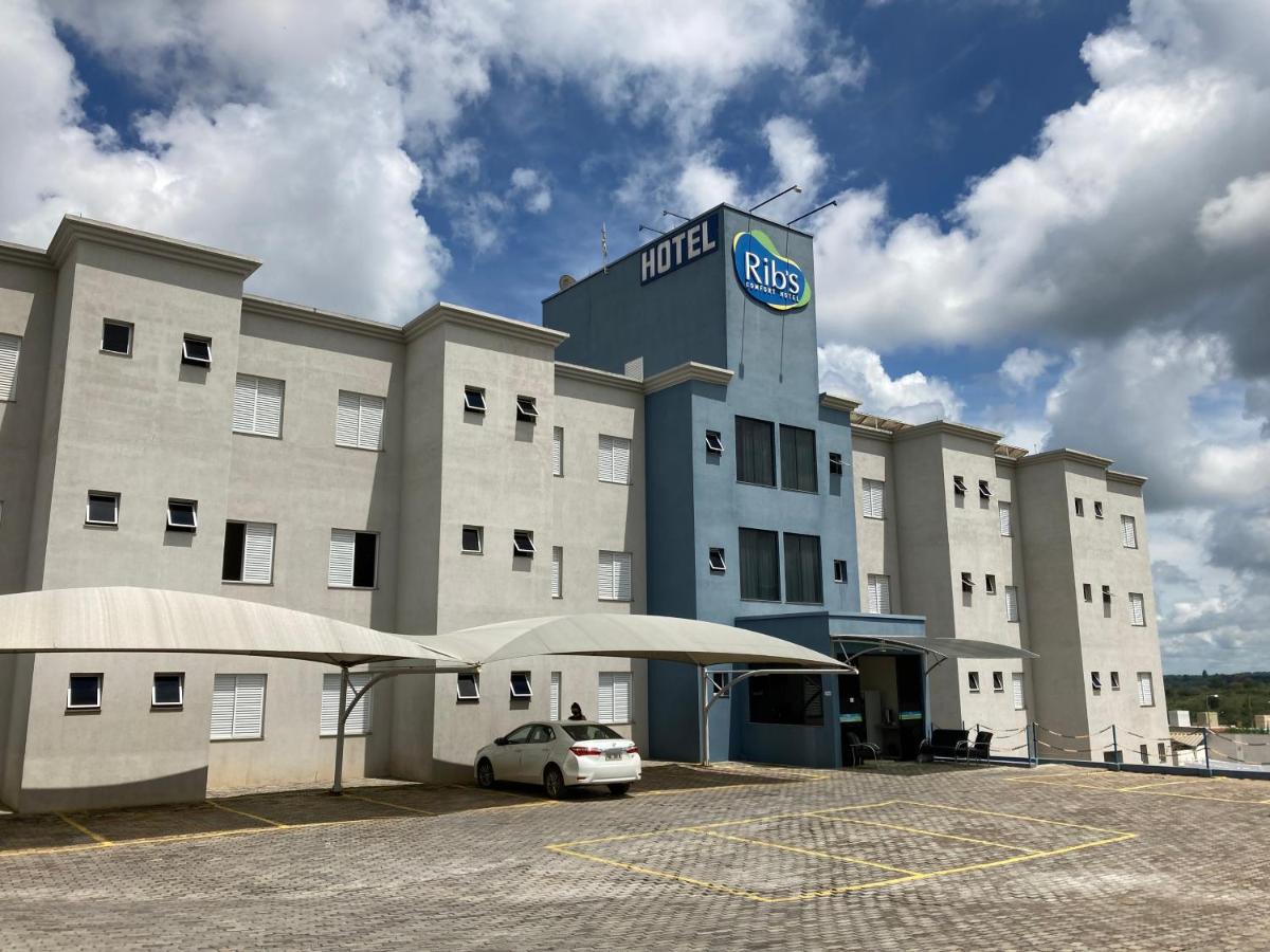 Ribs Hotel Piuí Extérieur photo